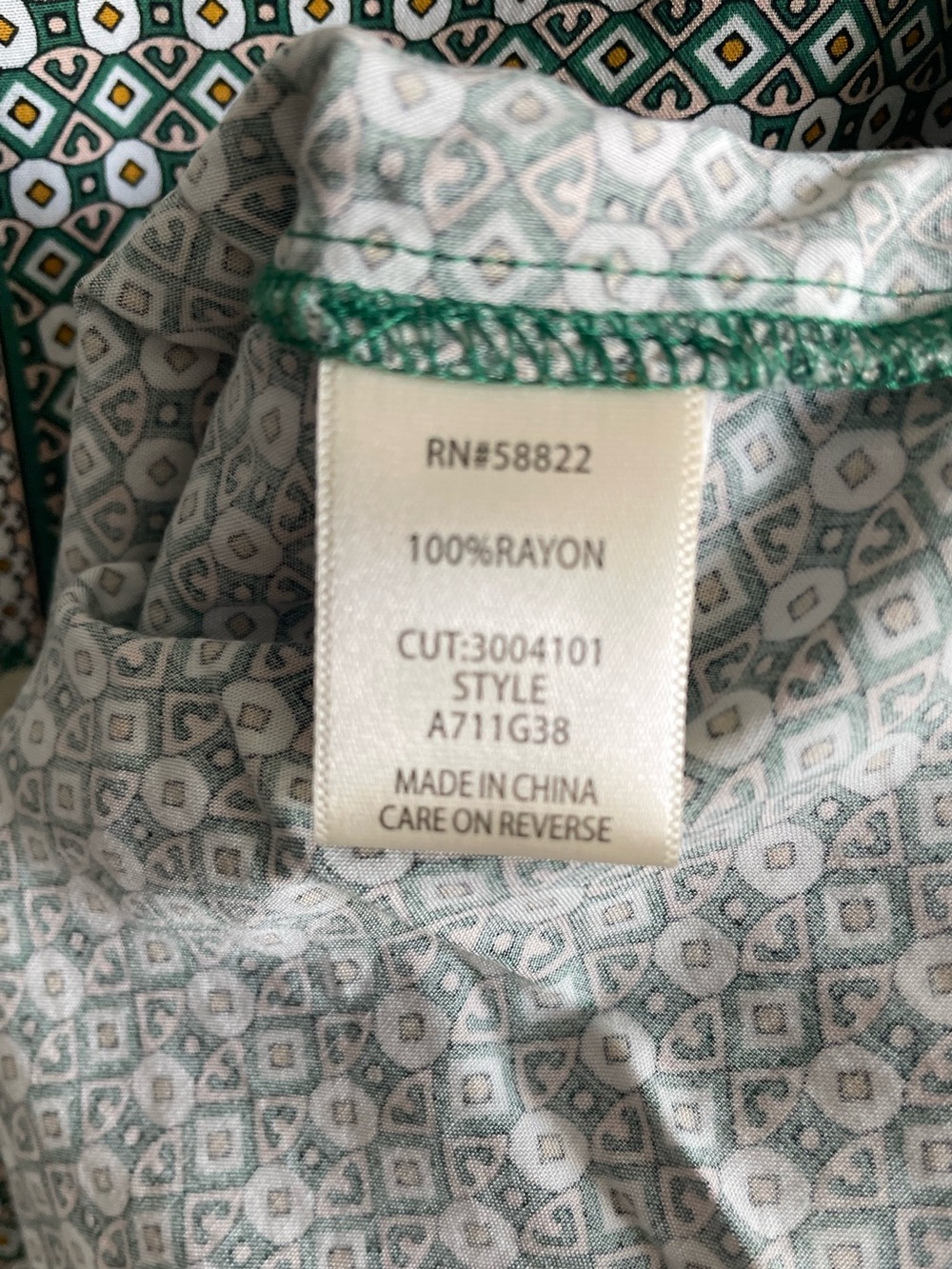 Boho artsy tie front top casual flowy geometric medallion green flutter sleeve - Picture 8 of 9